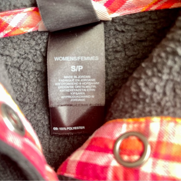 North Face Gray Button Neck Pullover Sweater w/ Pink White Plaid Hood Size Small - Picture 7 of 10